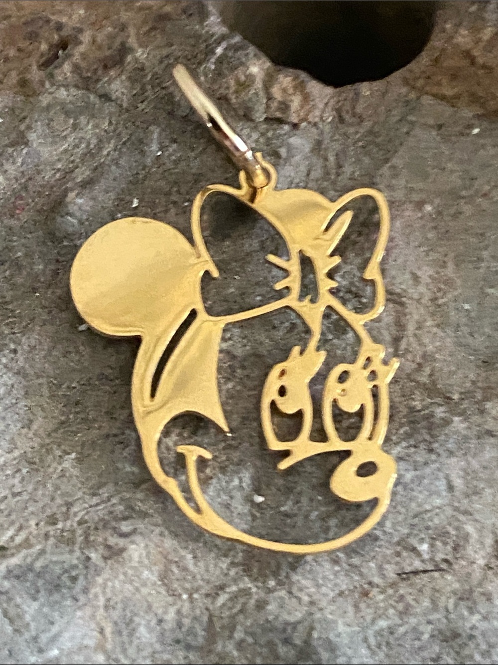 5/$10❤️❤️❤️Vintage Disney Gold Minnie Mouse Cutout Pendant Charm
